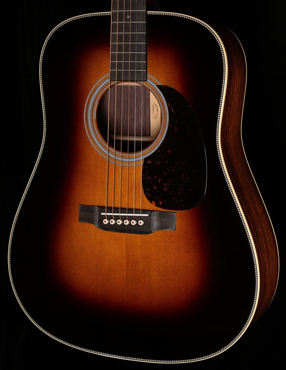 Martin HD-28 Sunburst 2024 Spec (310)