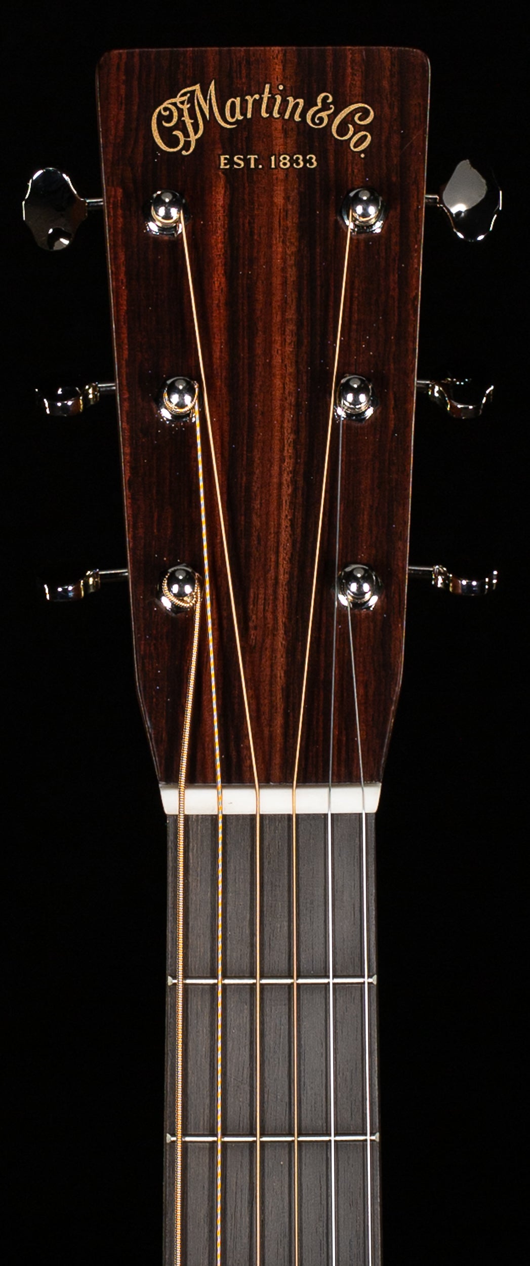 Martin HD-28 Sunburst 2024 Spec (310)