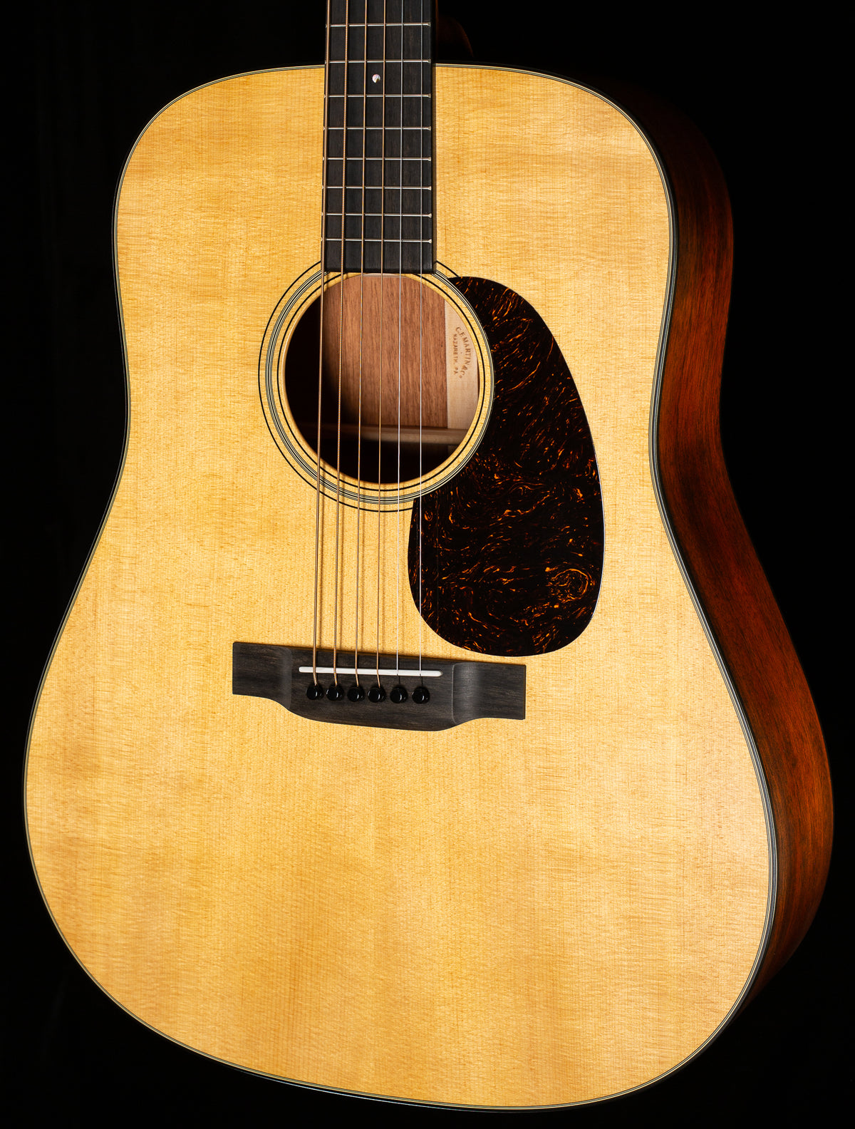 Martin D-18 Satin 2024 Spec (700)