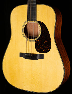 Martin Custom Shop Willcutt Exclusive Dreadnought Style 18 Adirondack/Flamed Mahogany (523)