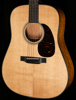 Martin Custom Shop Willcutt Exclusive Dreadnought 18 Style Flamed Mahogany/VTS Sitka Spruce (532)