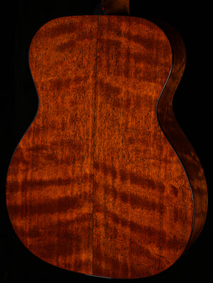 Martin Custom Shop Willcutt Exclusive 000 Style 18 Adirondack/Quilted Mahogany (033)