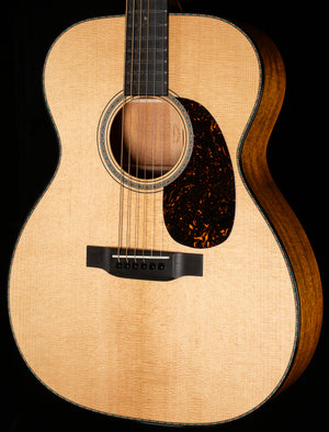 Martin Custom Shop Willcutt Exclusive OM Style 18 Sitka VTS/Flamed Mahogany (034)