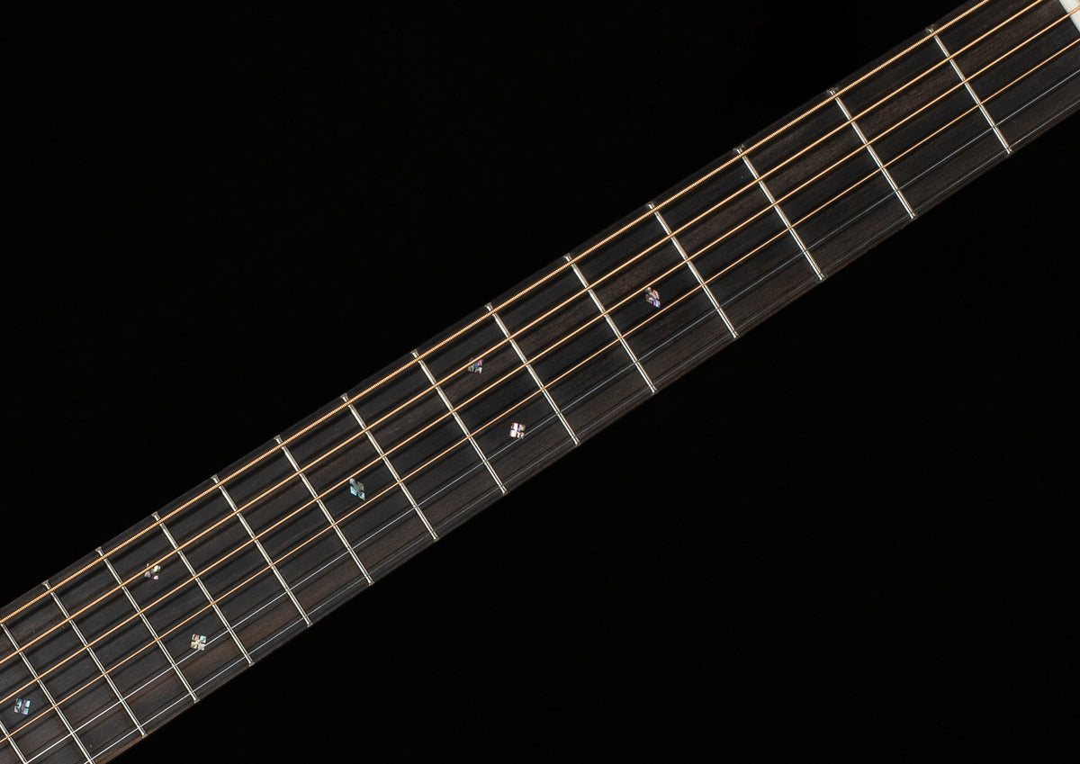 Martin HD-28 Ambertone (935)