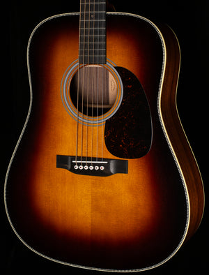 Martin HD-28 Sunburst (226)