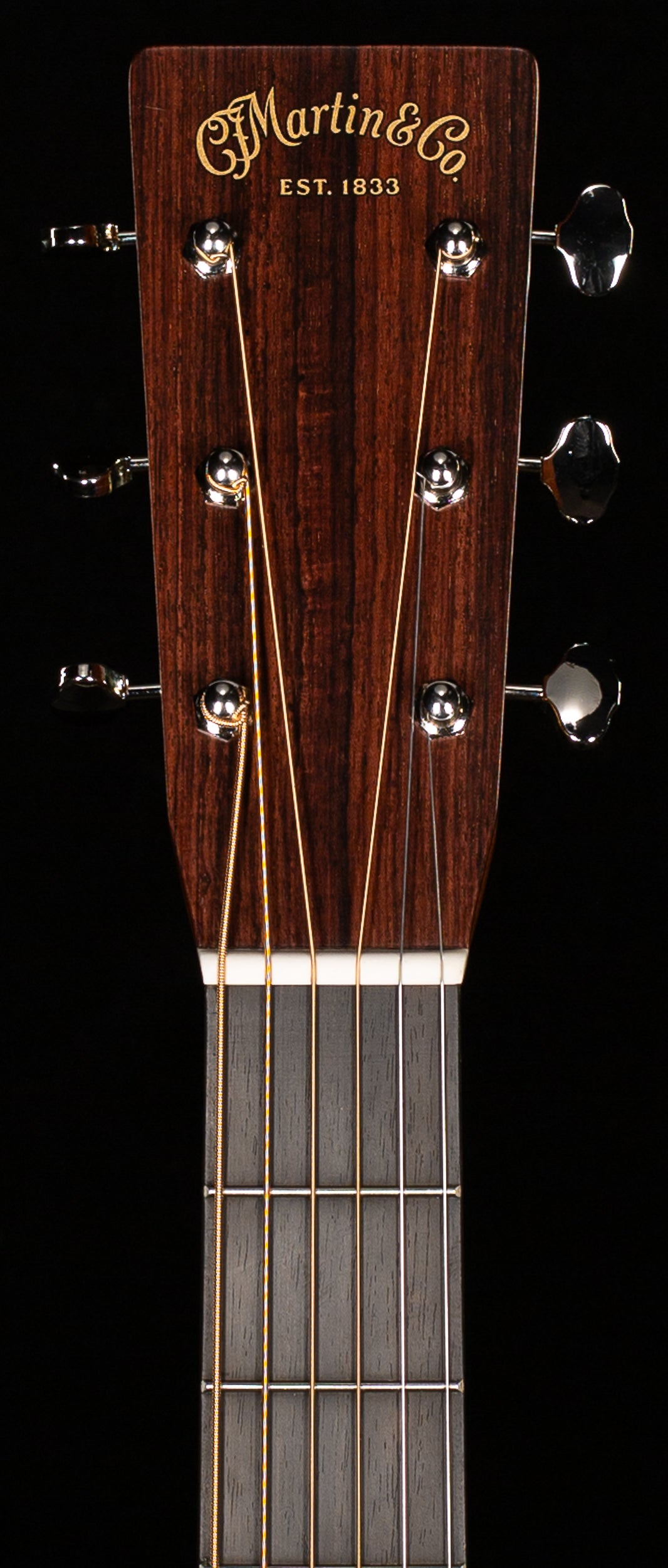 Martin HD-28 Sunburst 2025 Spec (226)