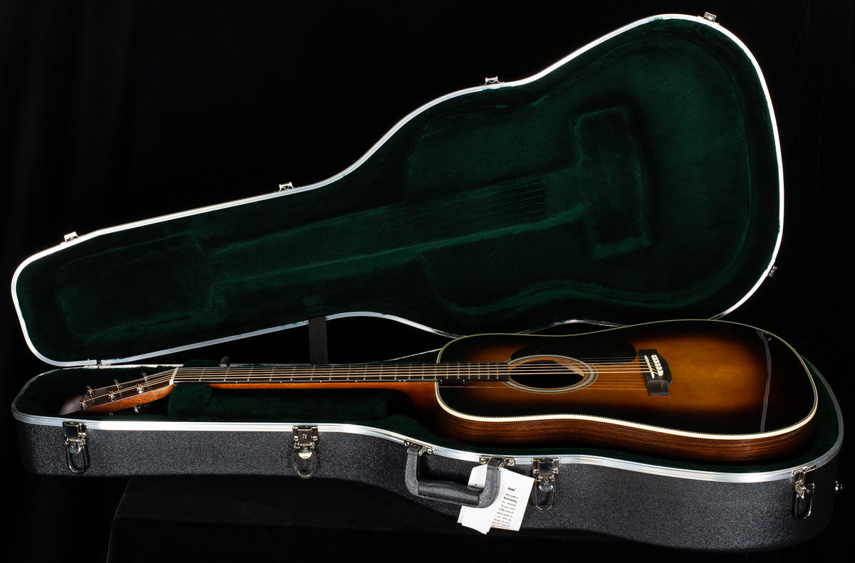 Martin HD-28 Sunburst 2025 Spec (226)