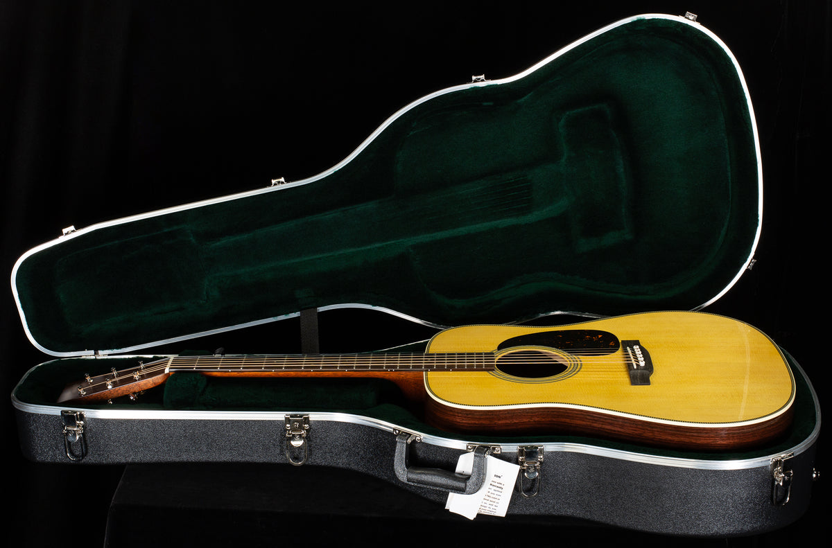 Martin HD-28 2025 Spec (426)