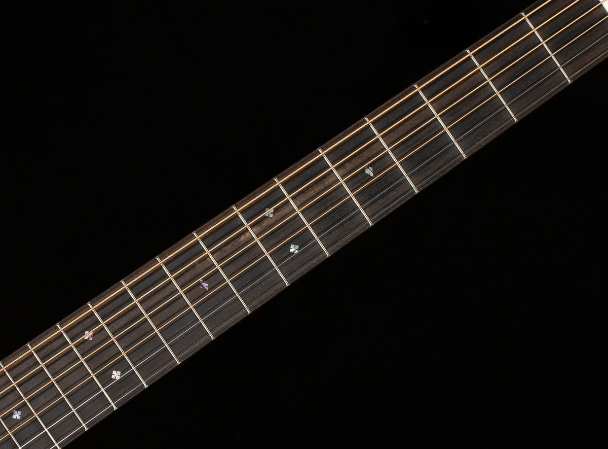 Martin HD-28 2025 Spec (426)