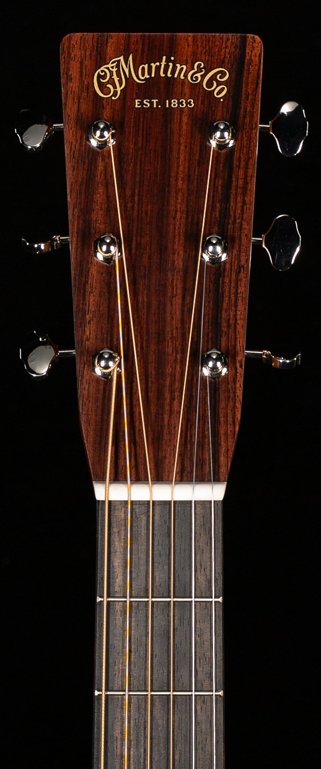 Martin 000-28 Sunburst 2025 Spec (231)