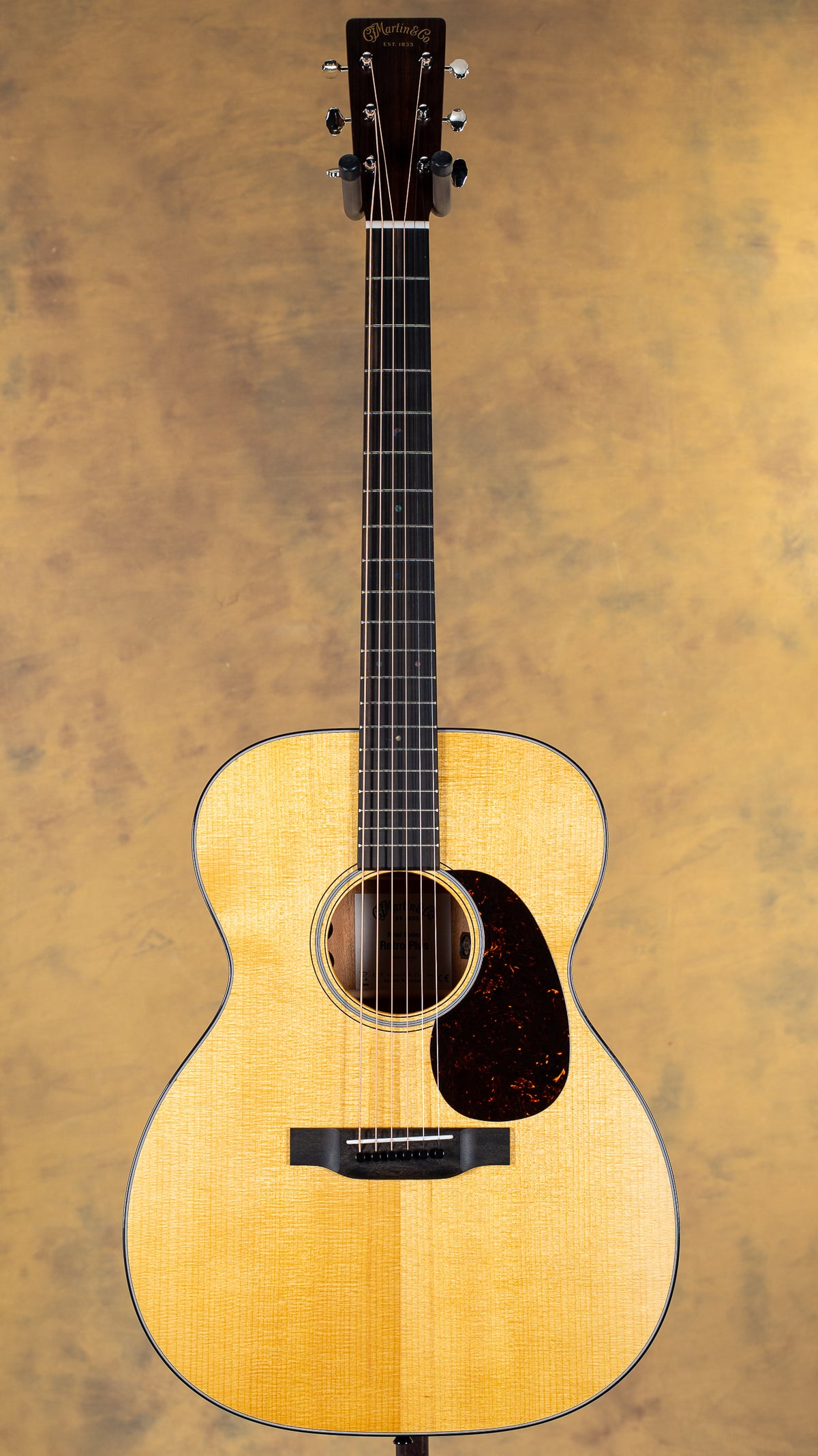2023 Martin 000e Retro Plus