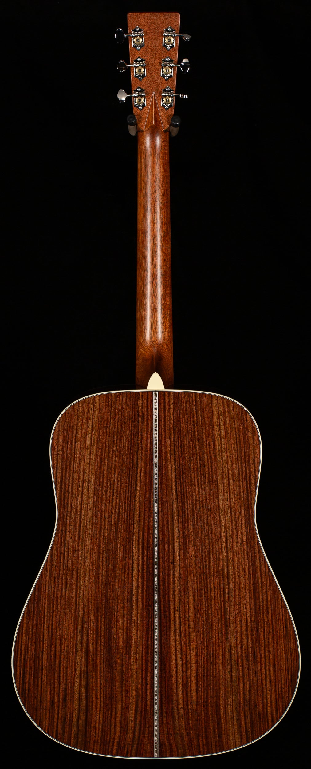Martin HD-28 Sunburst 2025 Spec (050)