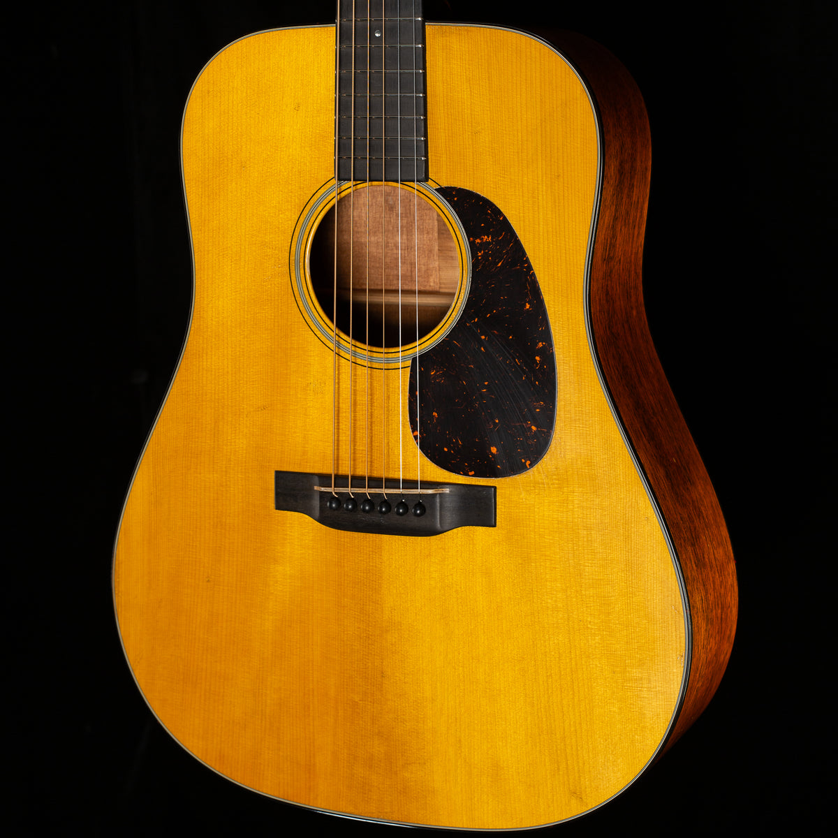 Martin D-18 Authentic 1937 VTS Aged (989)