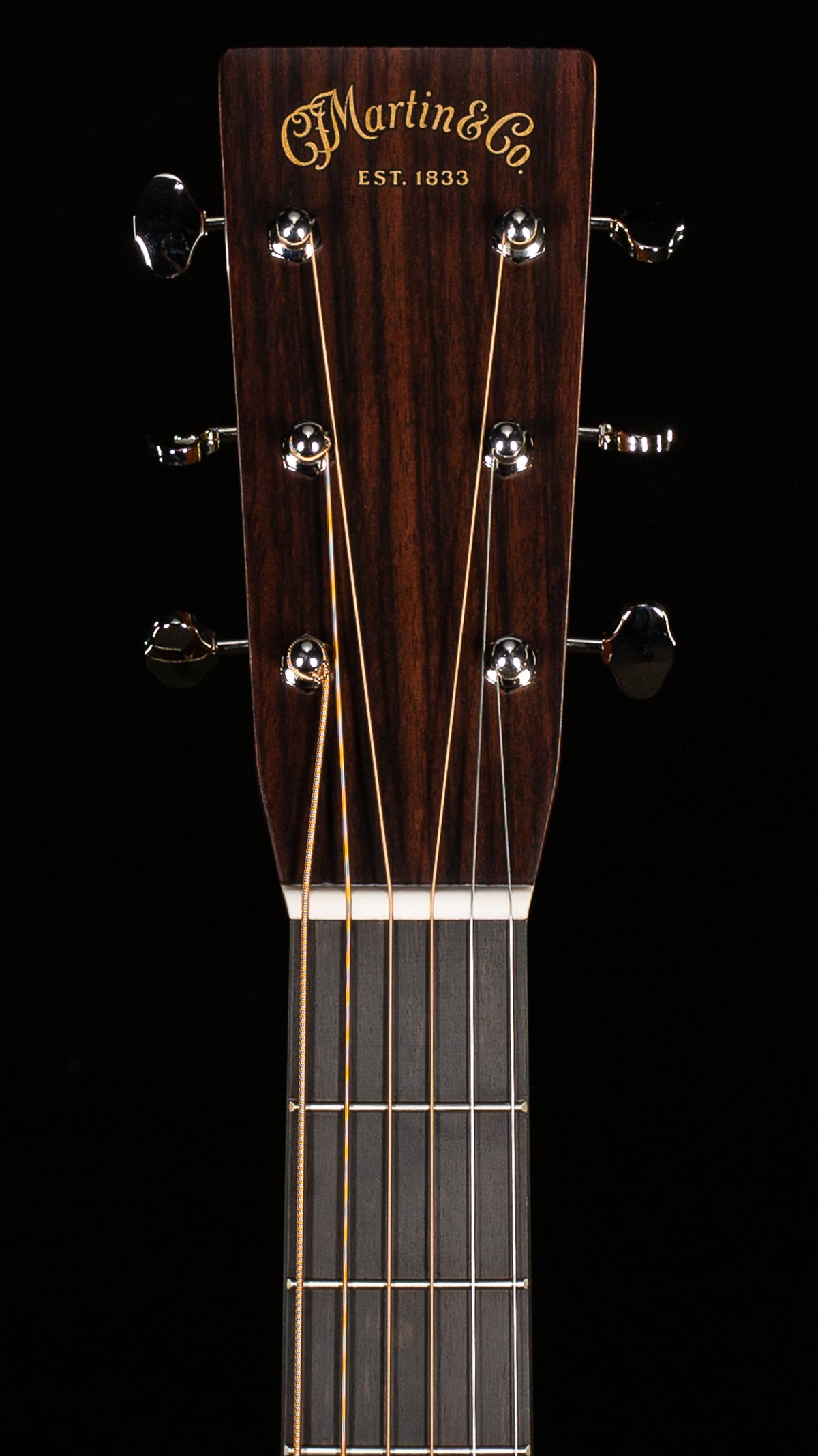 Martin 000-28 Sunburst 2025 Spec (136)
