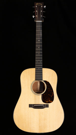 Martin D-18 (072)