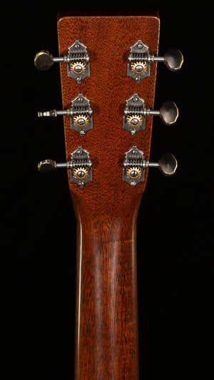 Martin Custom Shop D-18 Authentic 1937 Ambertone Stage 1 Aging (045)
