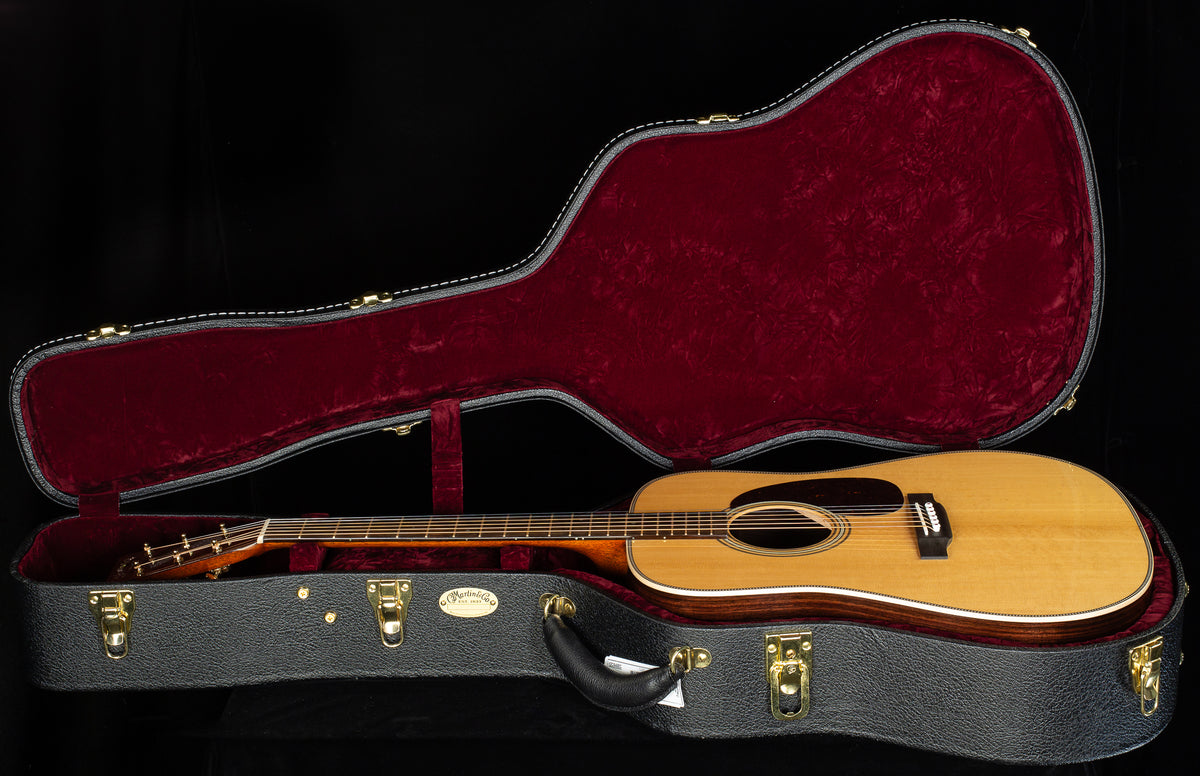 Martin D-28 Modern Deluxe (551)