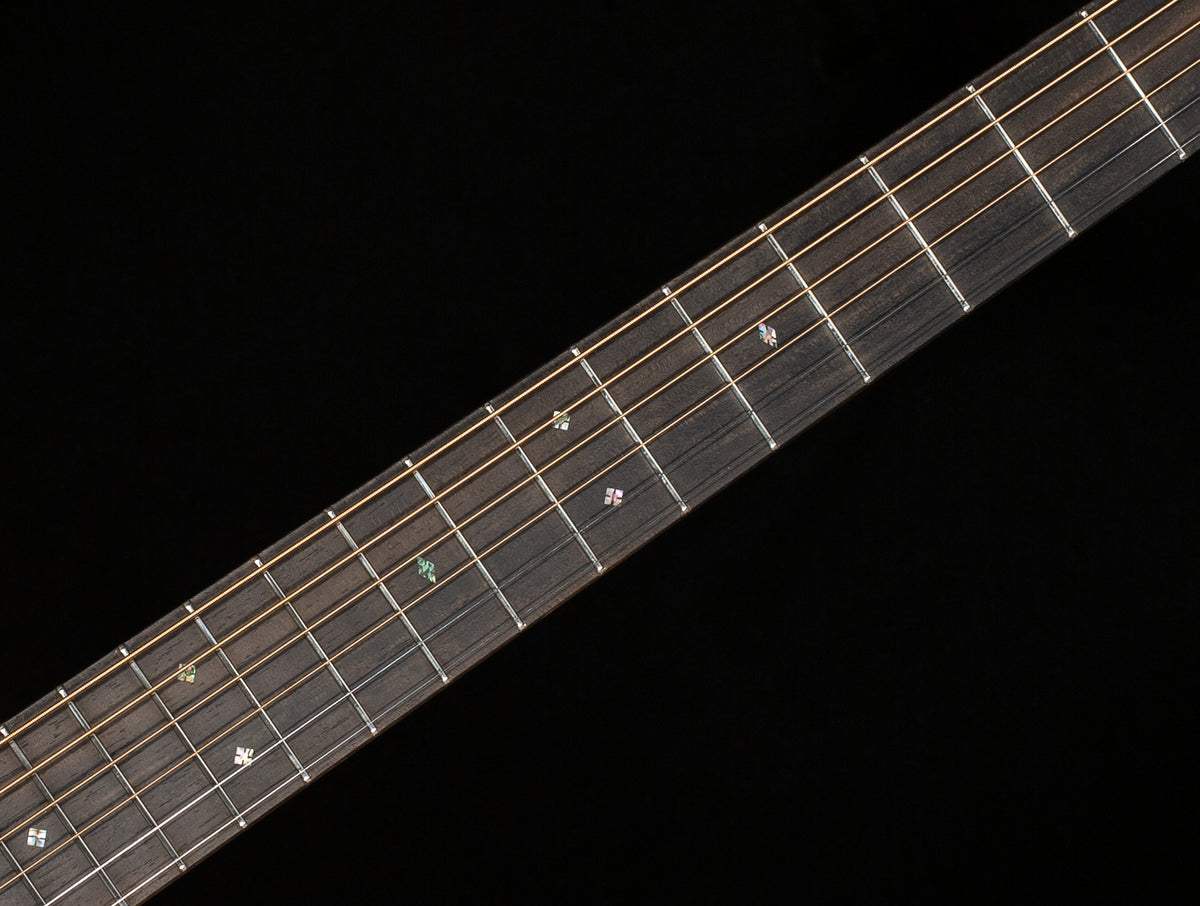Martin Custom Shop Willcutt Exclusive 00 28 Style Adirondack/Guatemalan Rosewood (466)