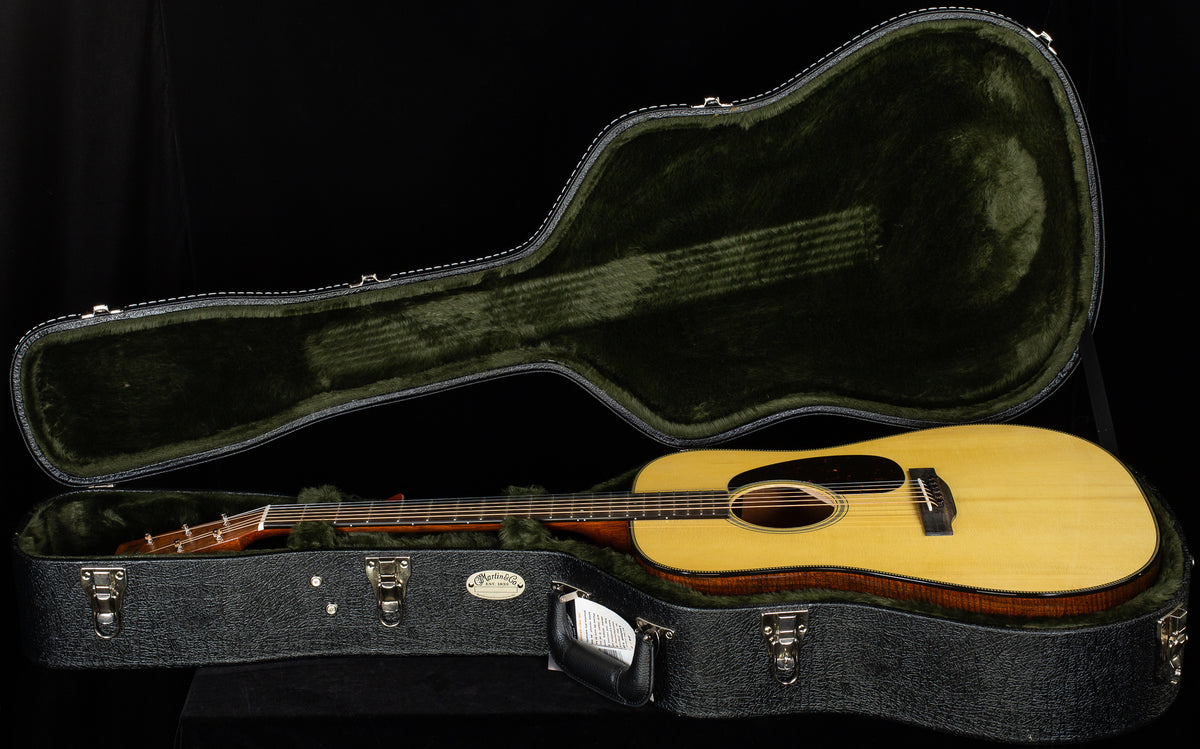 Martin Custom Shop Willcutt Exclusive Dreadnought 18 Style Adirondack/Flamed Mahogany (467)