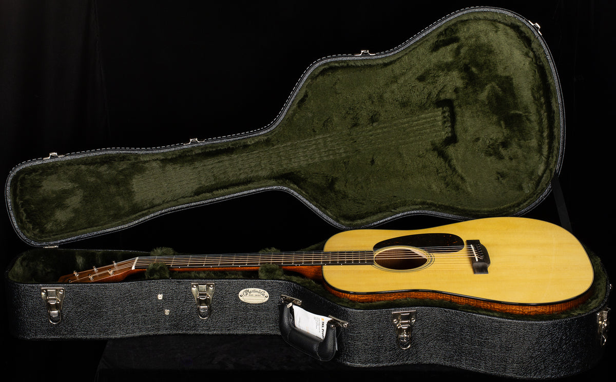 Martin Custom Shop Willcutt Exclusive Dreadnought Style 18 Adirondack/Flamed Mahogany (474)