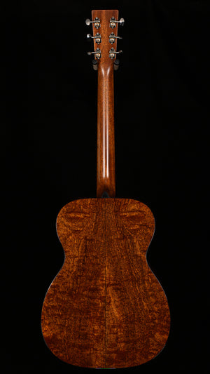 Martin Custom Shop Willcutt Exclusive 00 18 Style Adirondack/Quilted Mahogany (915)
