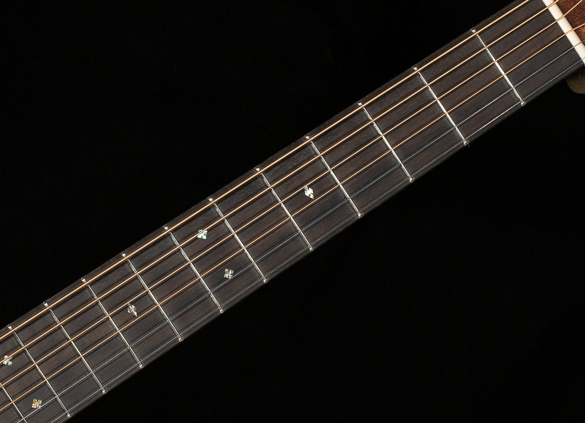 Martin Custom Shop Willcutt Exclusive 00 28 Style 12-Fret Italian Alpine Spruce/Broad Figure Koa (694)