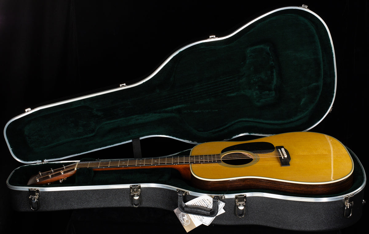 Martin D-28 (512)