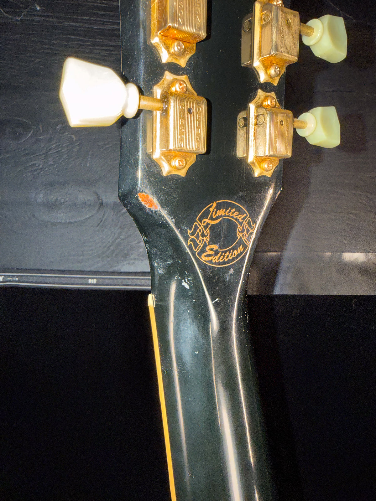 1999 Gibson Limited Edition Les Paul Classic Ebony Gold Hardware