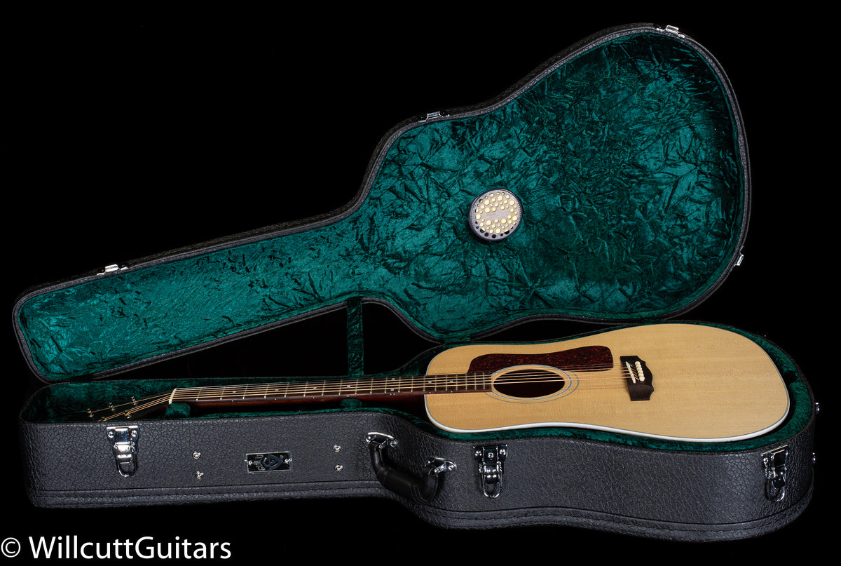 Guild D-40 Natural Spruce/Mahogany (597)