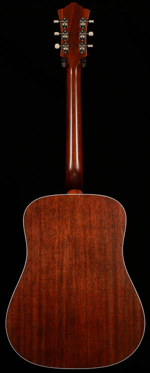 Guild D-40 Standard (657)