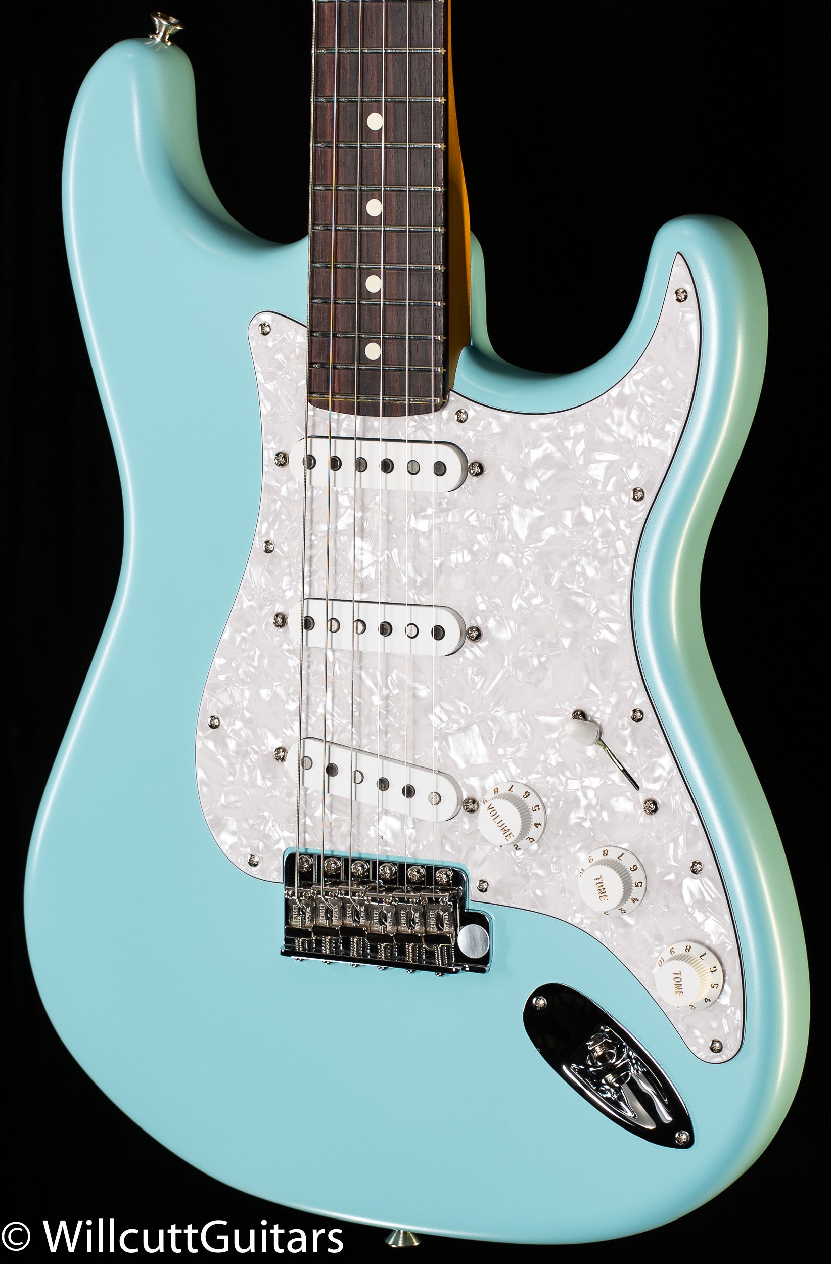 Fender stratocaster daphne blue shop rosewood