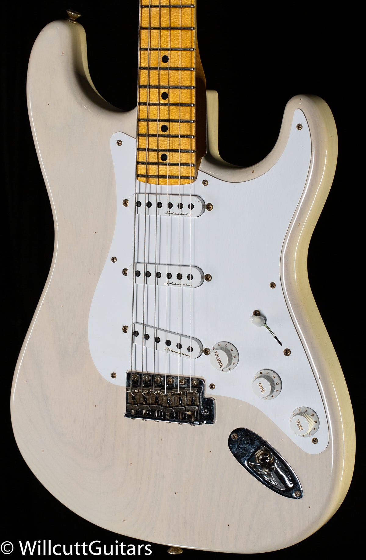 Fender Custom Shop Eric Clapton Signature Stratocaster Journeyman Relic, Maple Fingerboard, Aged White Blonde (258)