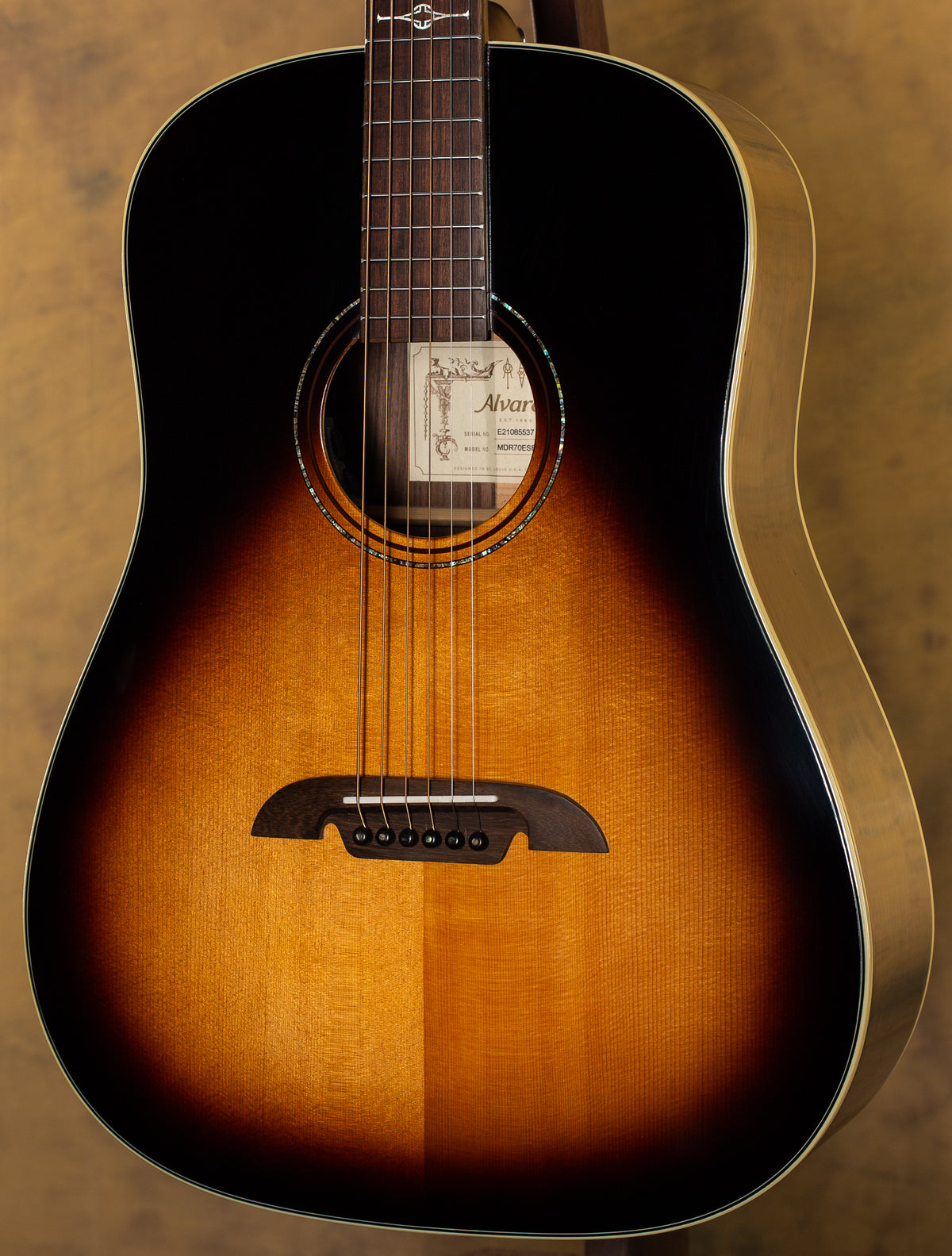 Alvarez Masterworks Series MDR70ESB Sunburst