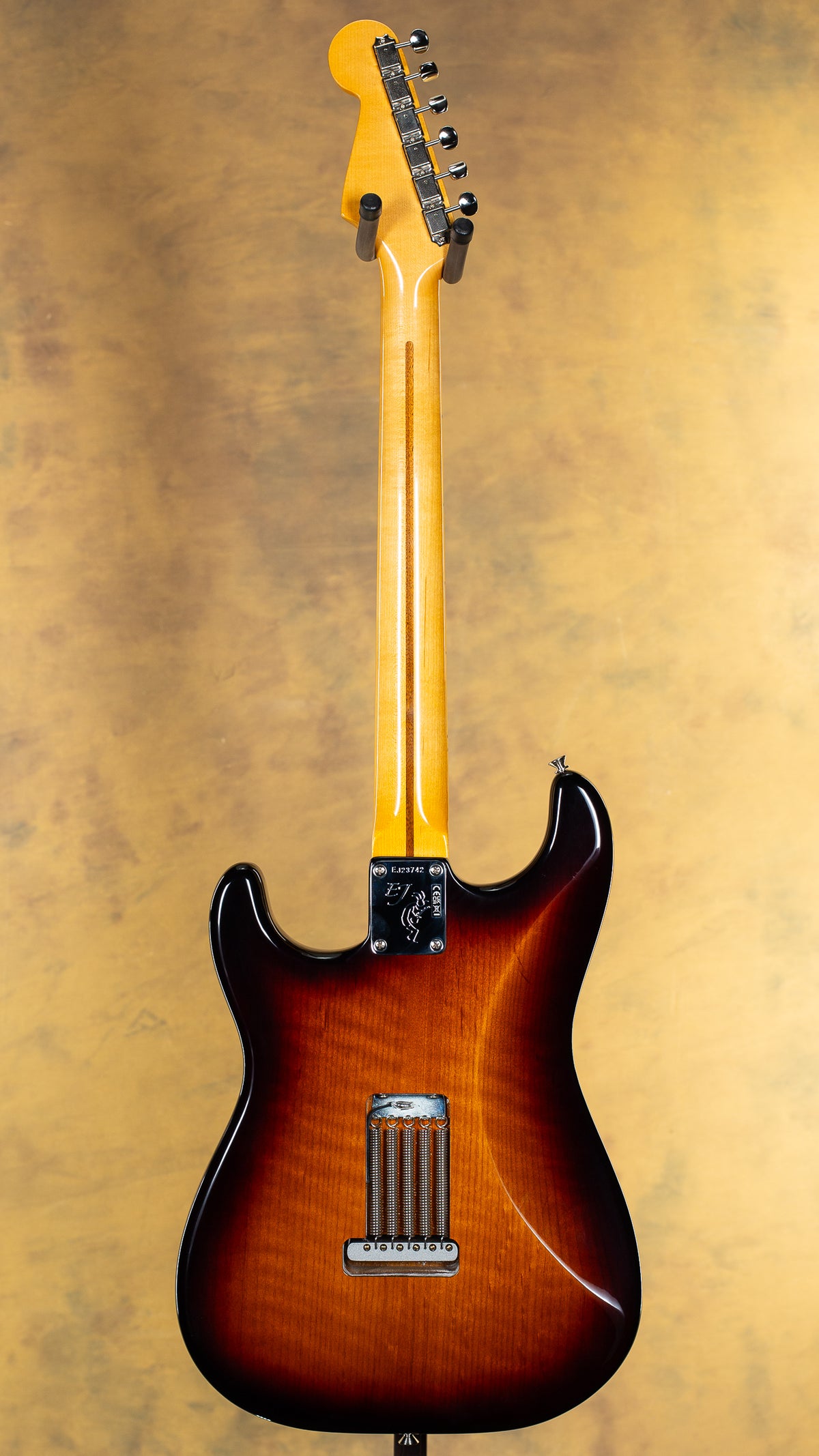 2023 Fender Eric Johnson Stratocaster 2 Tone Sunburst