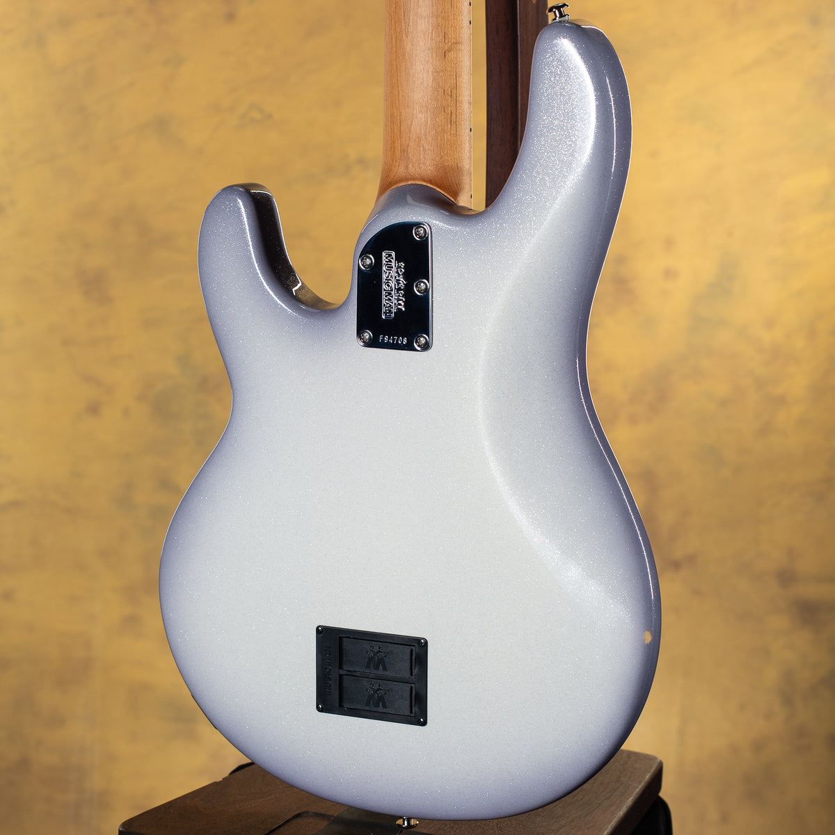 DEMO Ernie Ball Music Man StingRay Special H Snowy Night Bass Guitar (708)