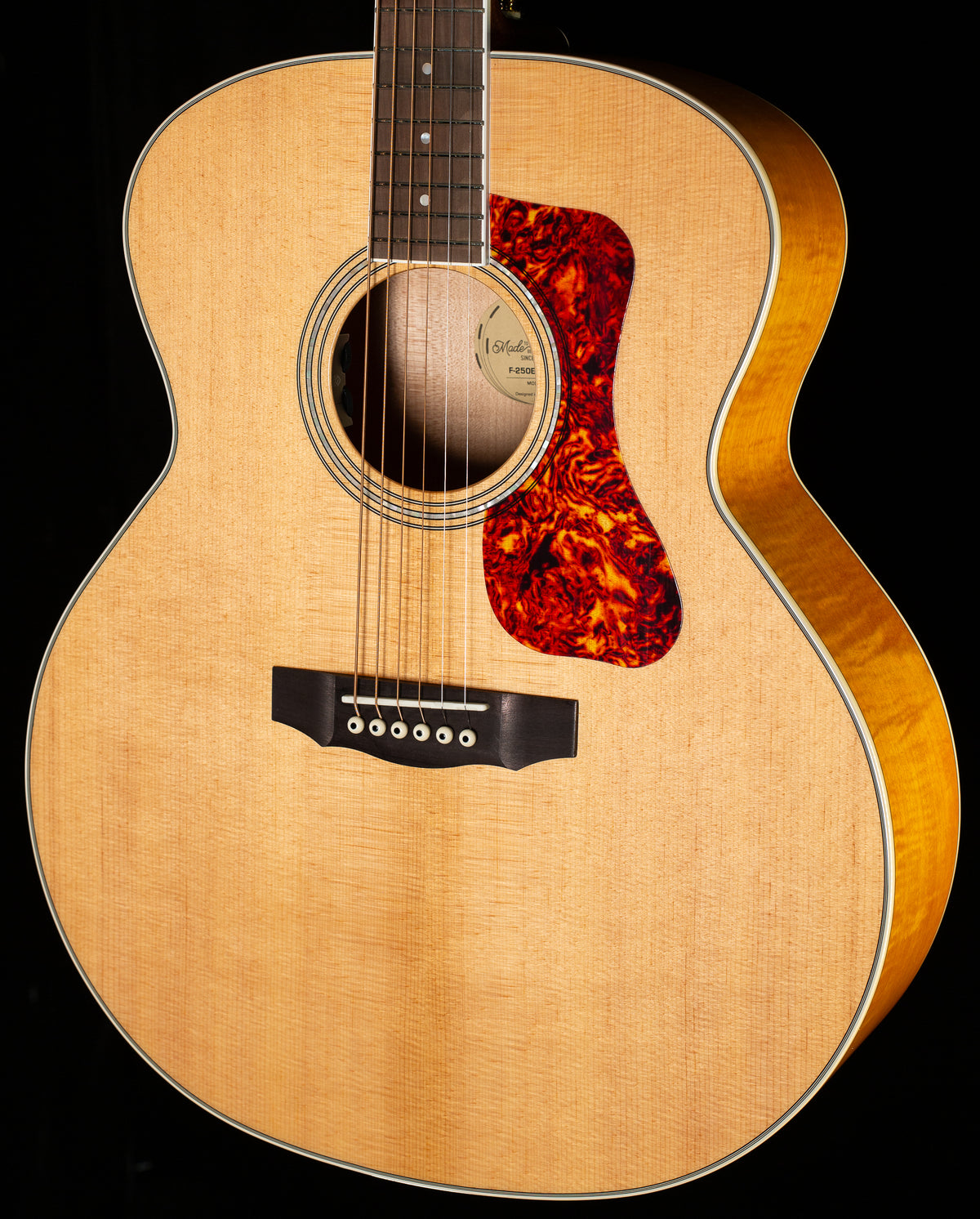 Guild F-250E Deluxe Archback Blonde (680)