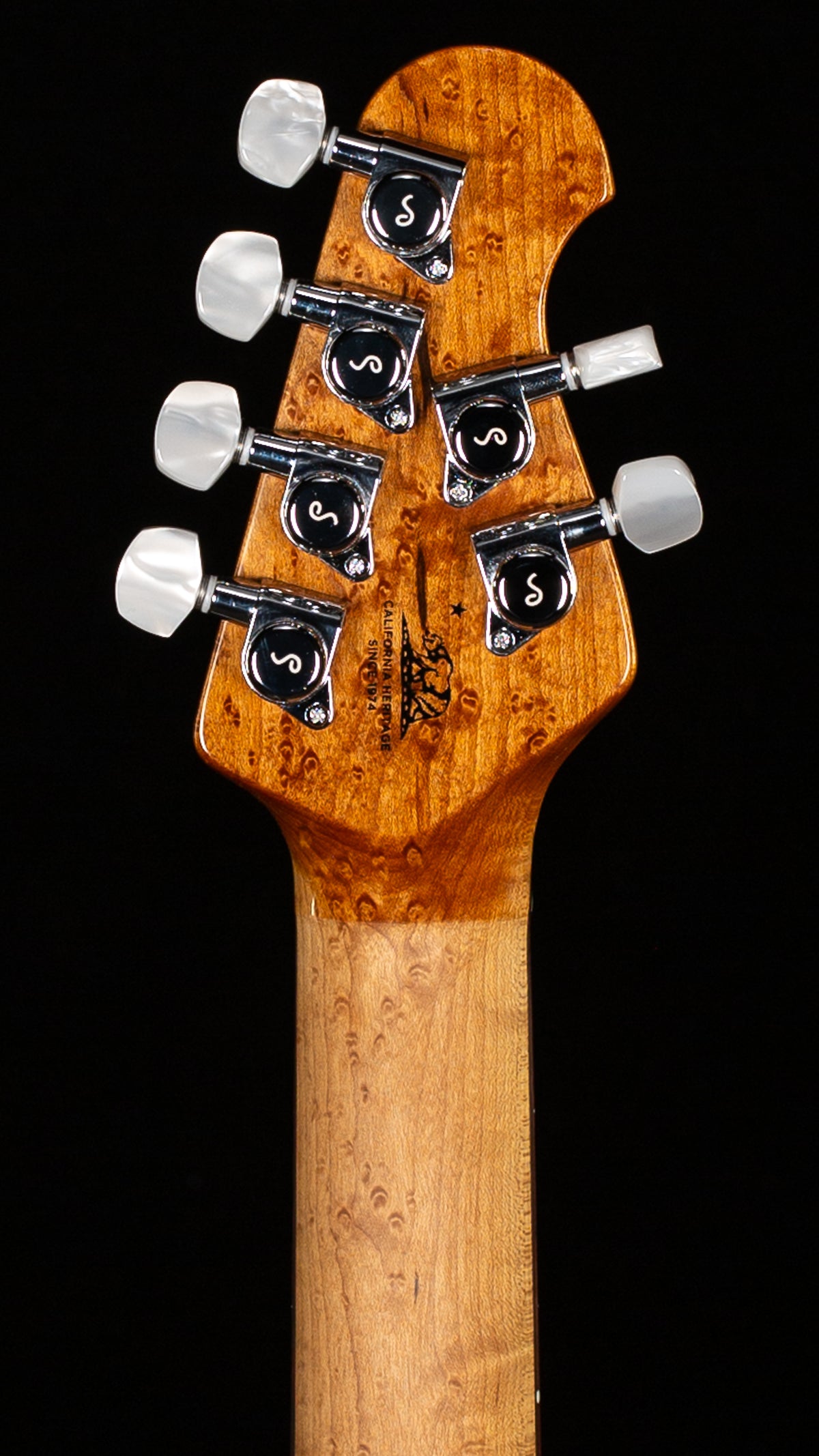 Ernie Ball Music Man St. Vincent Goldie Velveteen (742)