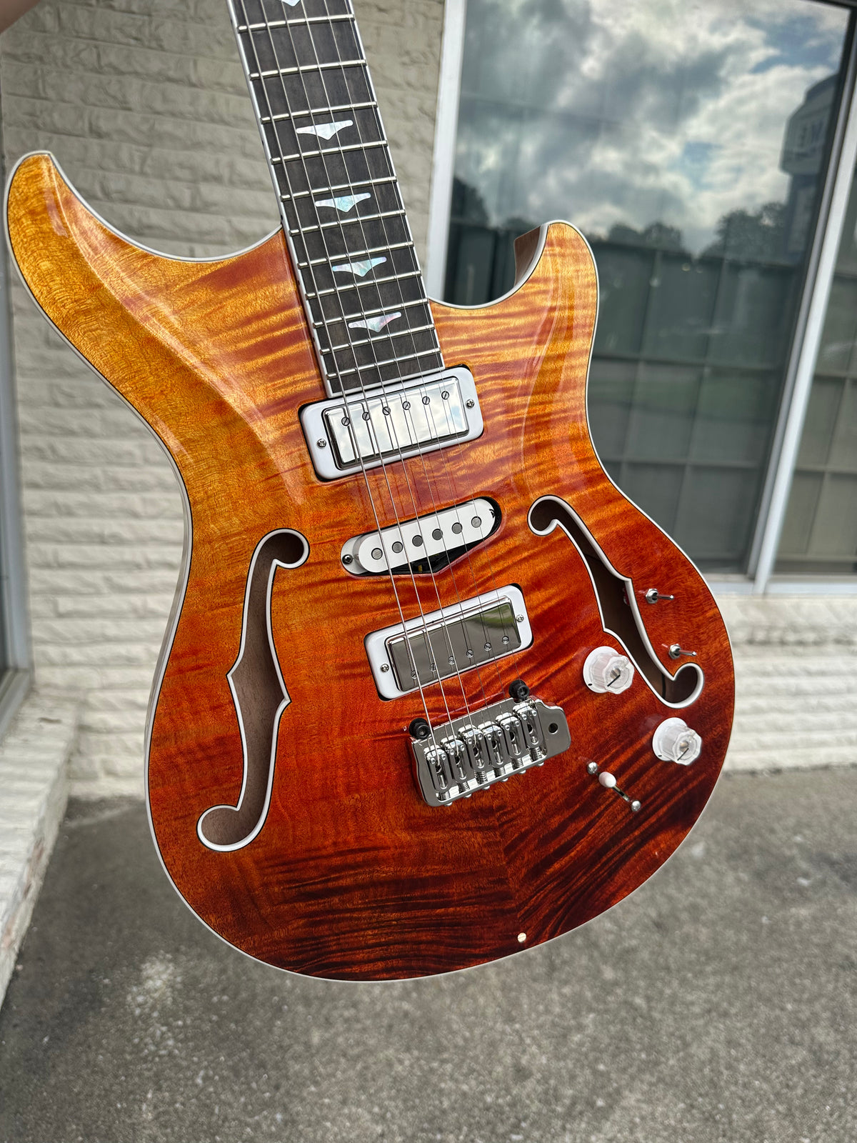 Artinger Sidewinder Hollowbody Fireburst Fade (K26)