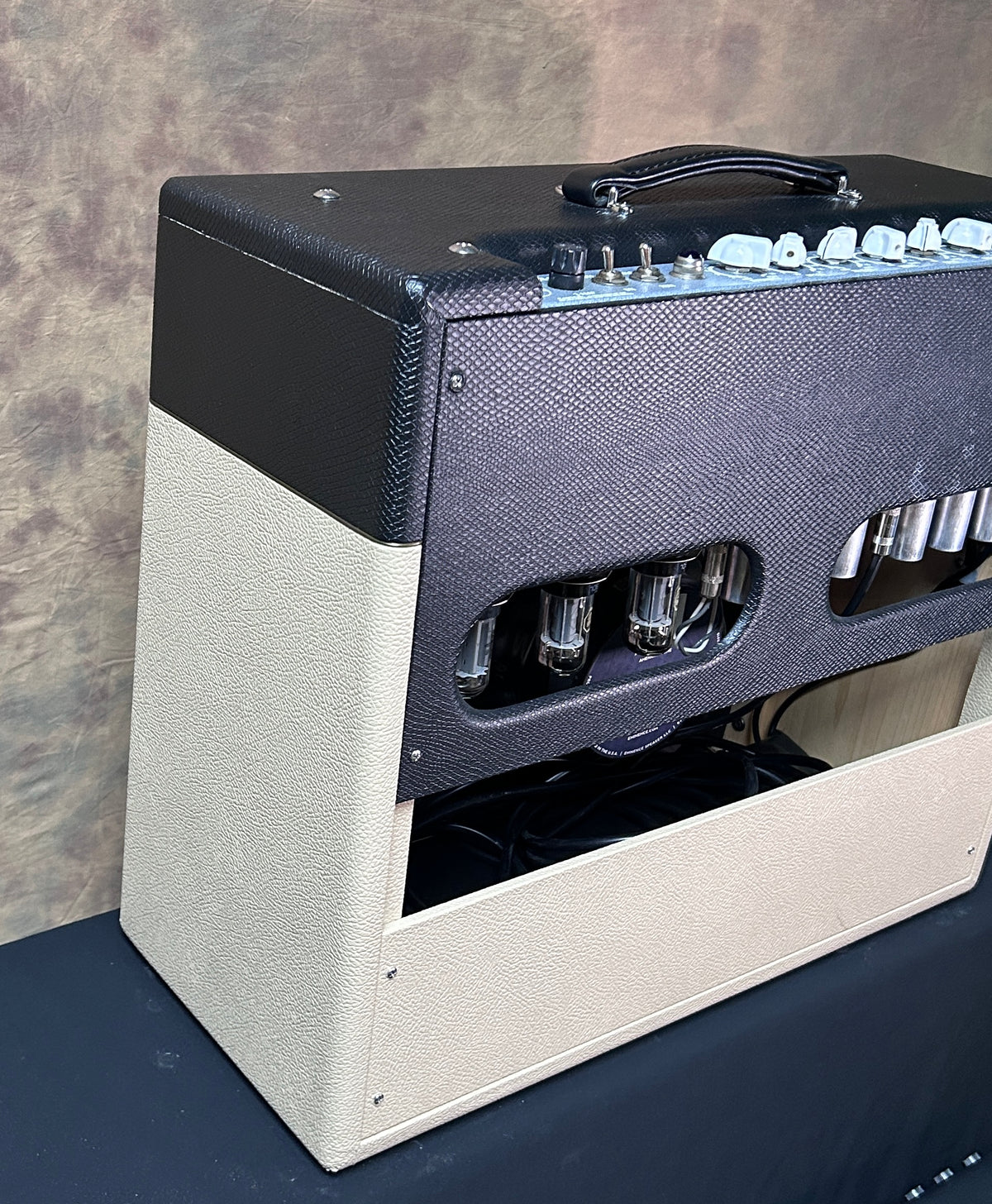 Victoria Silver Sonic 1x12