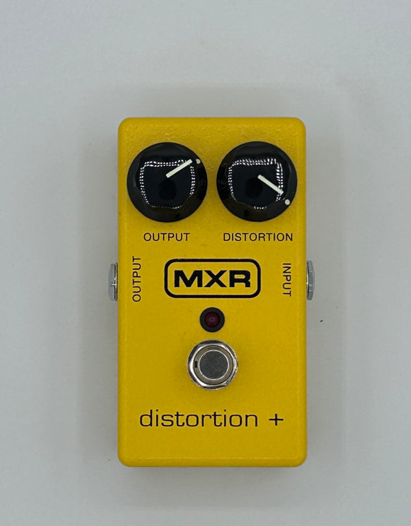 MXR Distortion + M104 - Willcutt Guitars