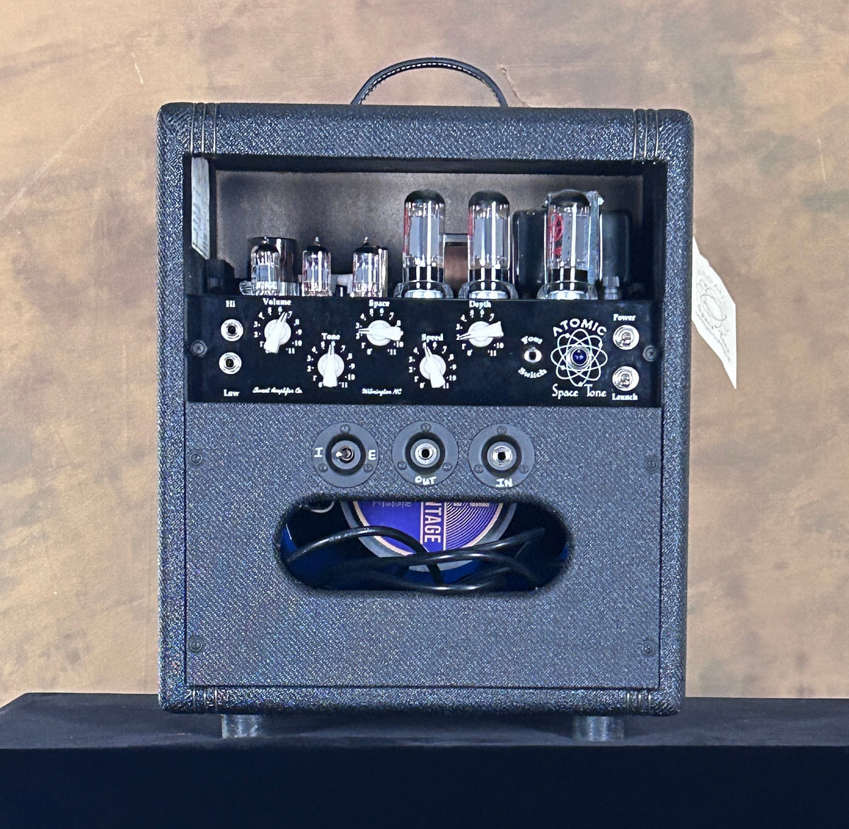 Swart Atomic Space Tone - Black w/ Night Light