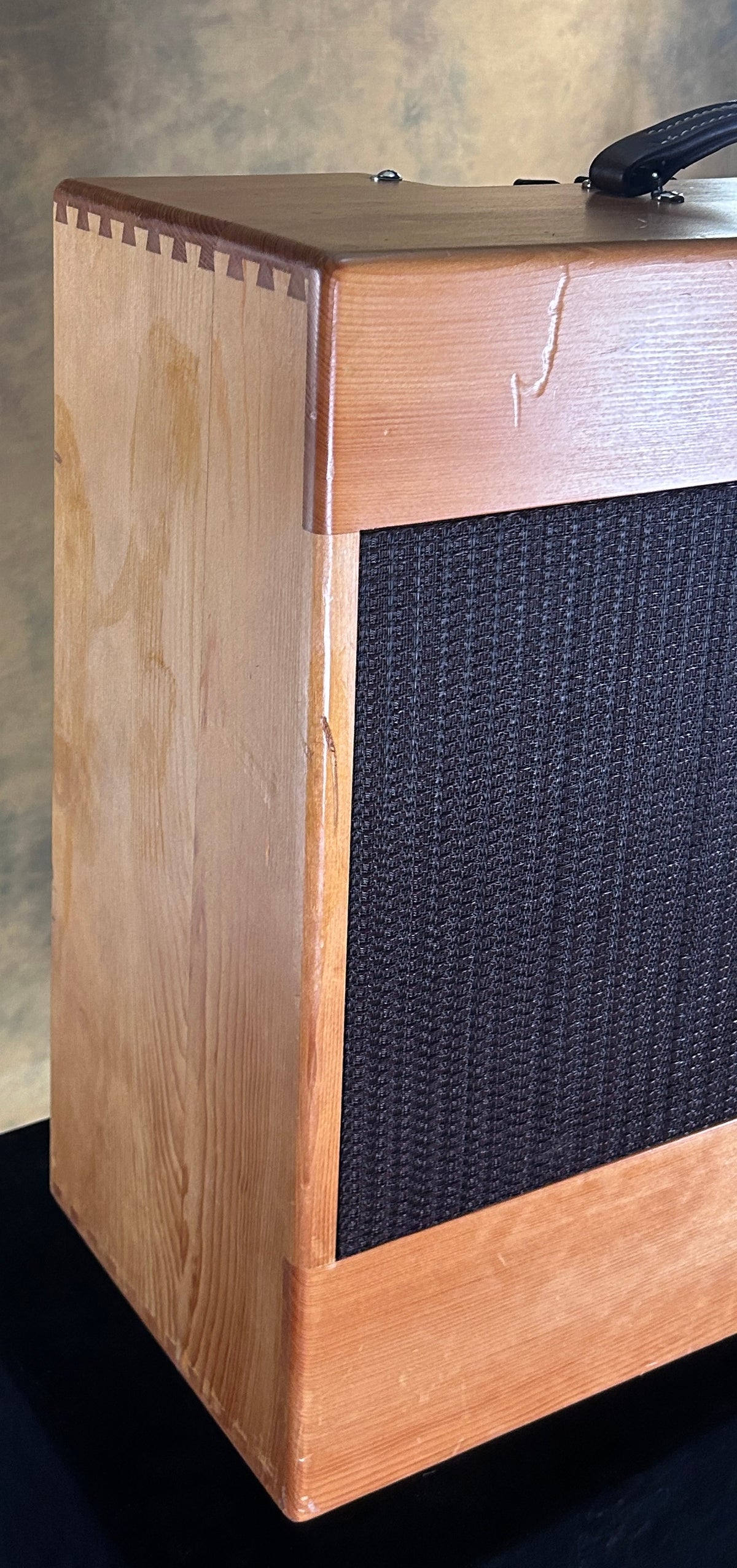 Kendrick V-Front Model Tulipwood 25W