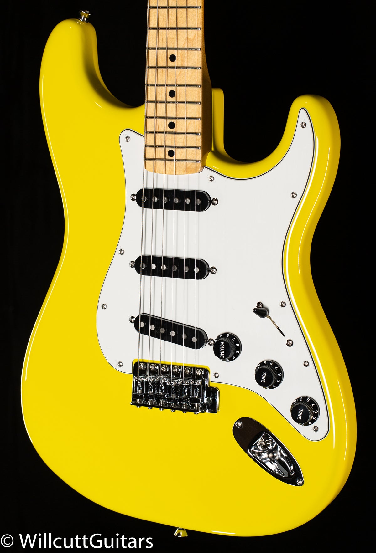 Fender Made in Japan Limited International Color Stratocaster Maple Fingerboard Monaco Yellow (290)
