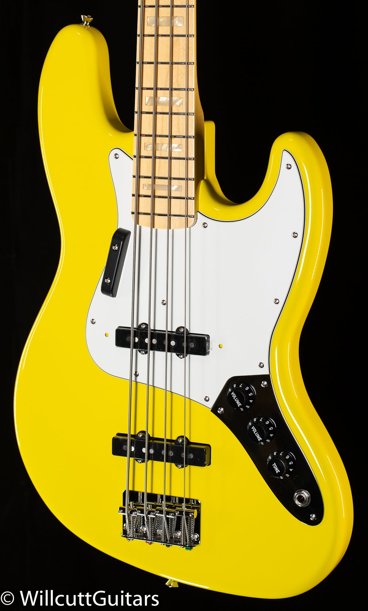 Fender Made in Japan Limited International Color Jazz Bass Maple Fingerboard Monaco Yellow (592)
