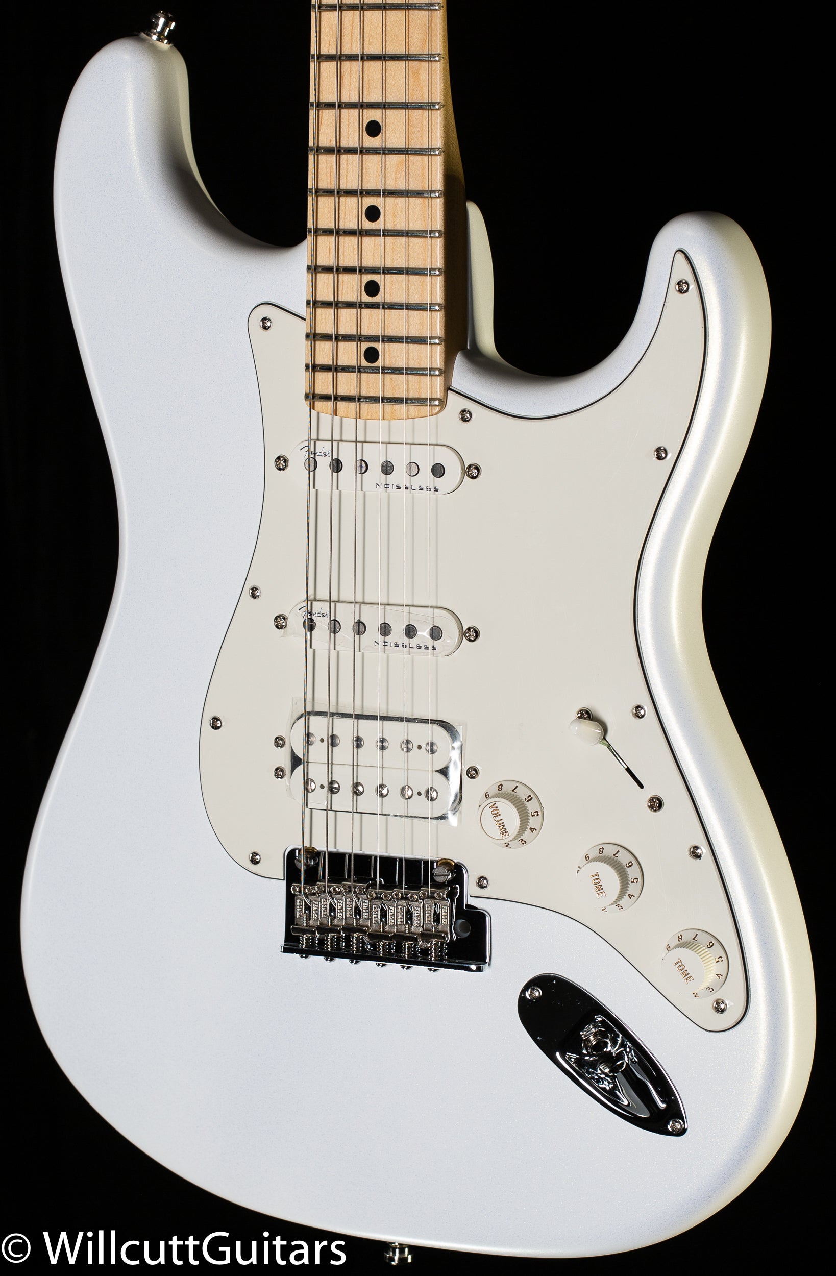 Fender Juanes Stratocaster Maple Fingerboard Luna White (533