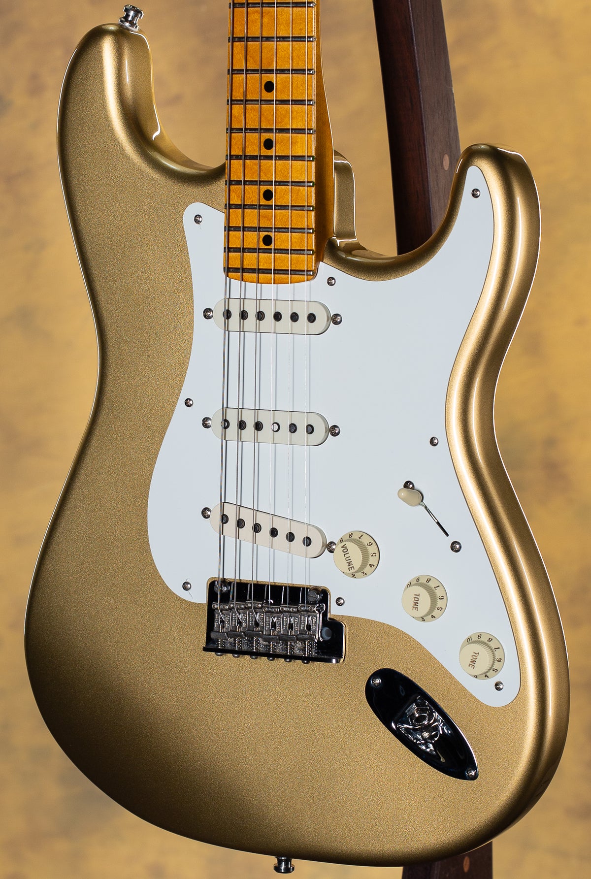 2024 Fender Lincoln Brewster Stratocaster Maple Fingerboard Aztec Gold