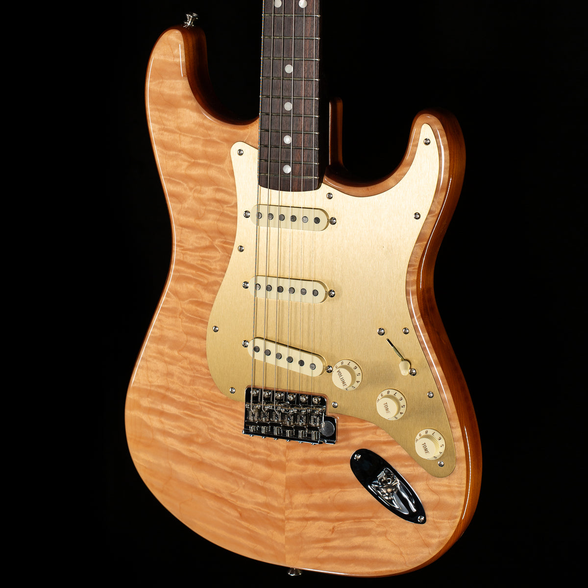 Fender Rarities Quilt Maple Top Stratocaster Rosewood Neck New Old Stock Demo