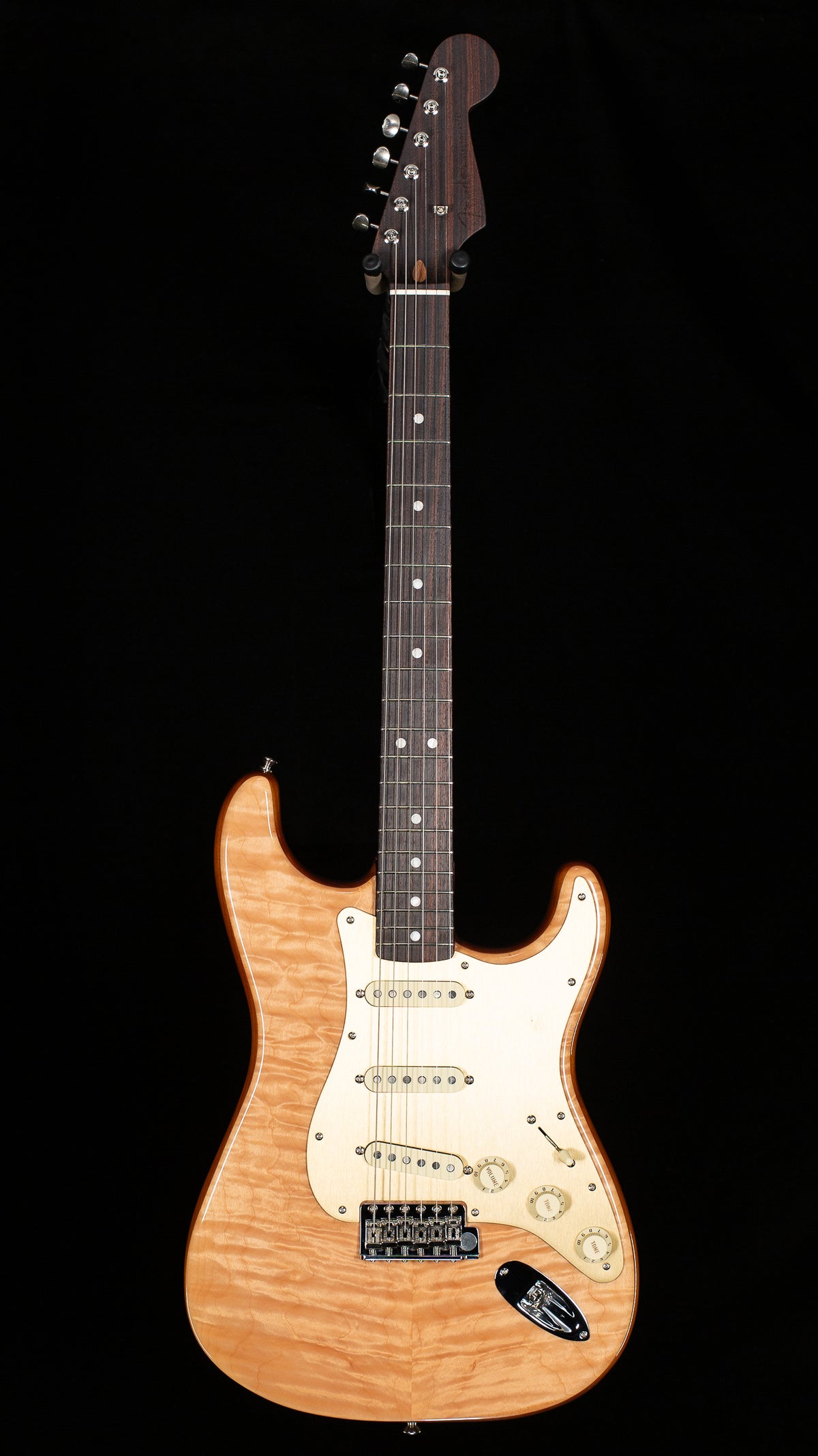Fender Rarities Quilt Maple Top Stratocaster Rosewood Neck New Old Stock Demo