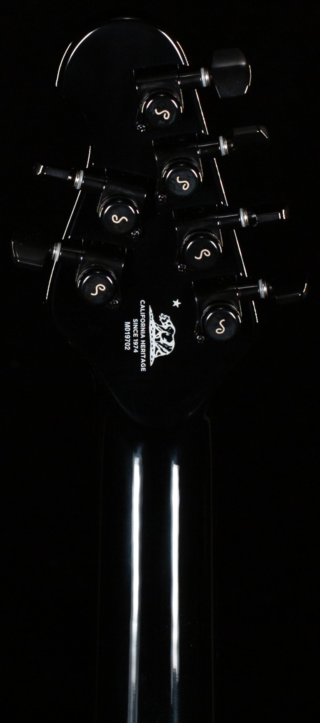 Ernie Ball Music Man Majesty Dark Side (702)