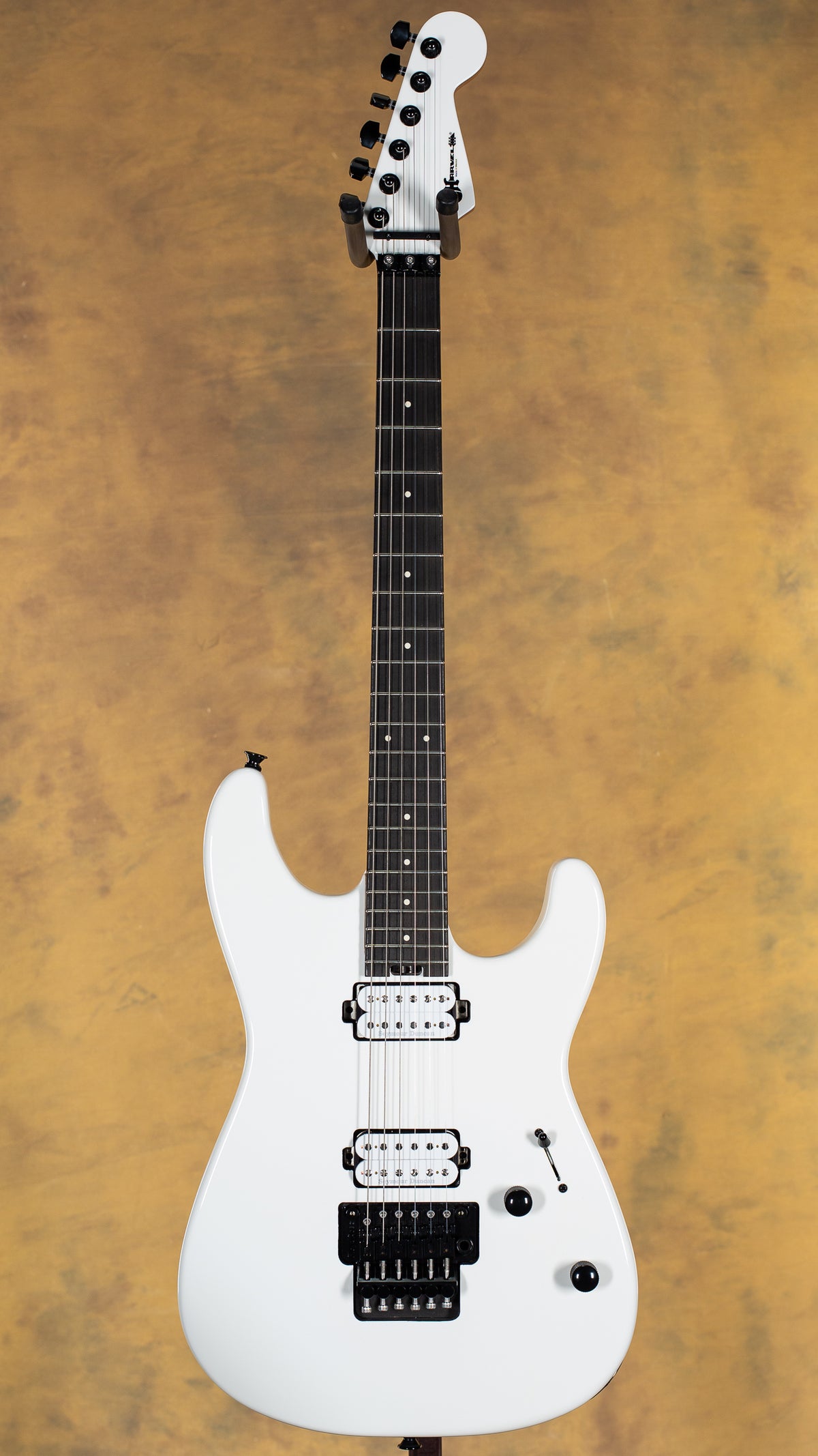 2025 Charvel Pro-Mod Plus San Dimas Style 1 HH FR E Snow White